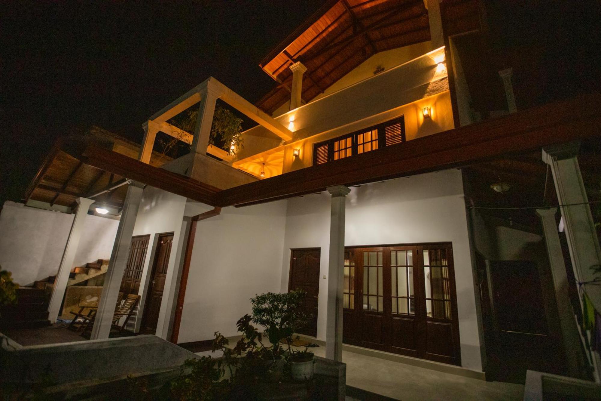 Golden Shower Inn Κάντι Εξωτερικό φωτογραφία