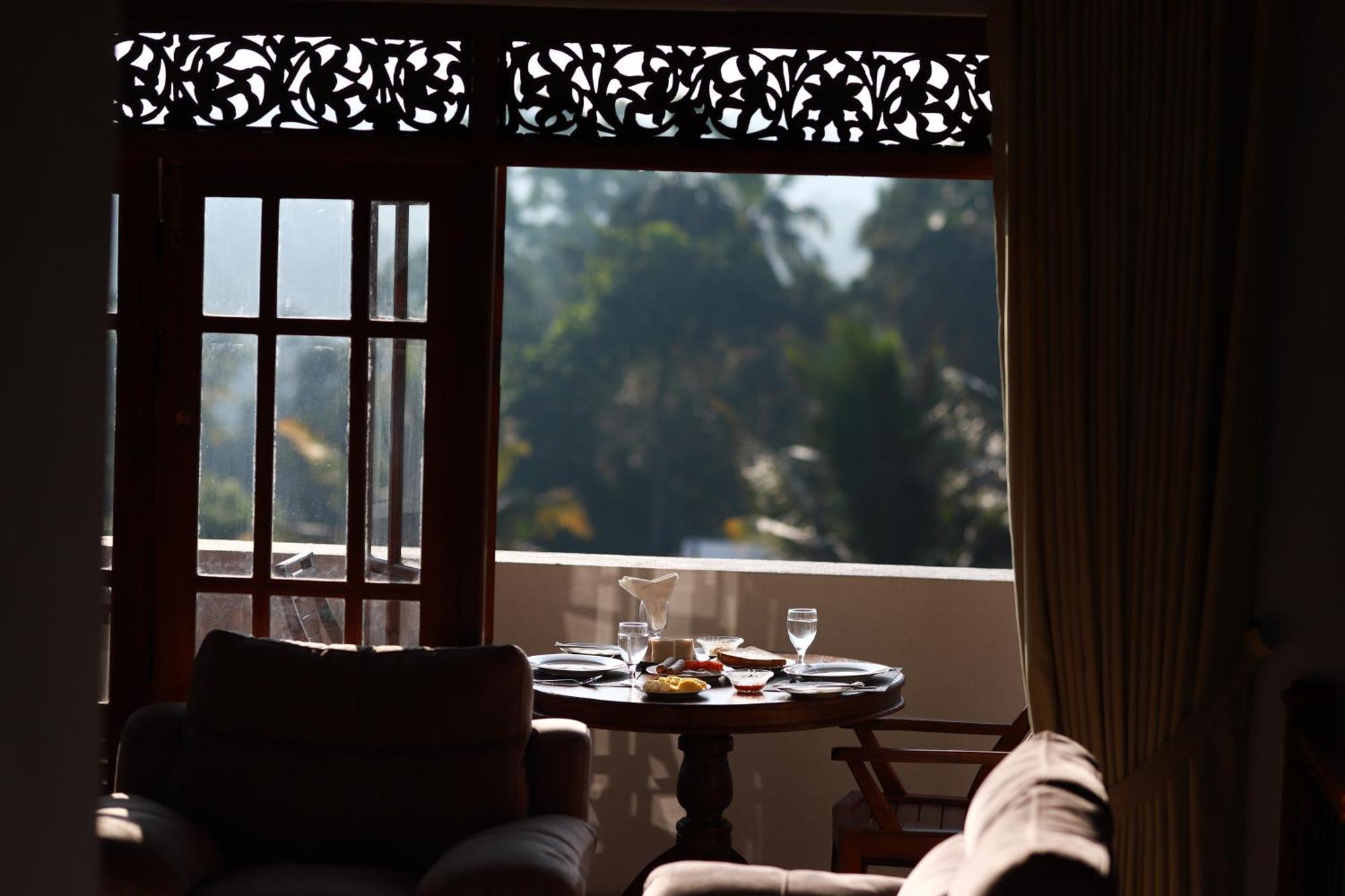 Golden Shower Inn Κάντι Εξωτερικό φωτογραφία